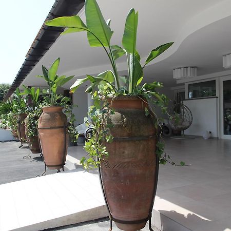 Love & Fama Hotel Sabaudia Extérieur photo